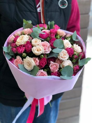 Букет кустовых роз